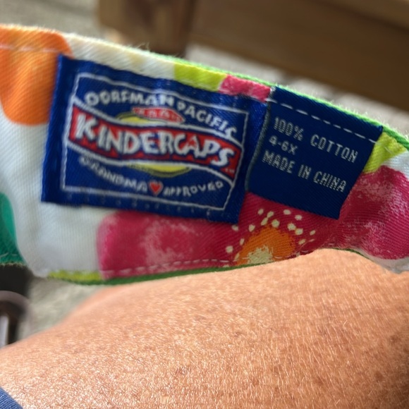 Kids size 4-6x fun colorful lady bug green visor with fun colorful trim artwork - Picture 2 of 4